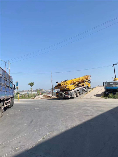 石龙区25吨吊车的租赁价格大概是多少？